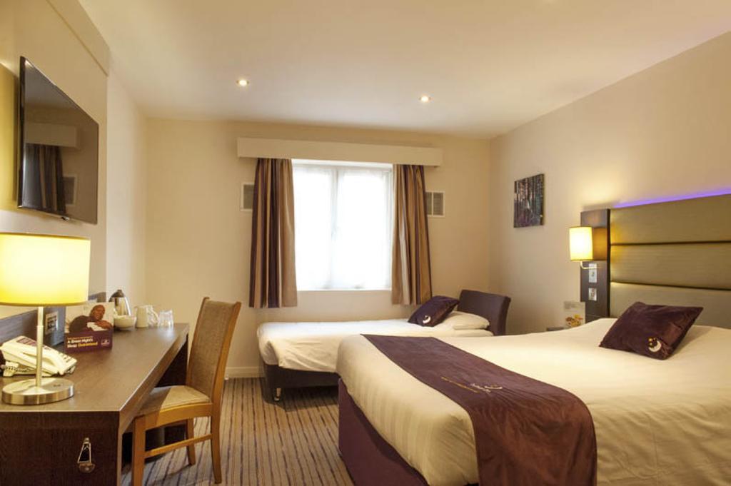 Premier Inn Dunfermline Szoba fotó